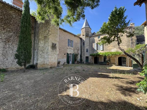 Pézenas, Château  600 m² à vendre