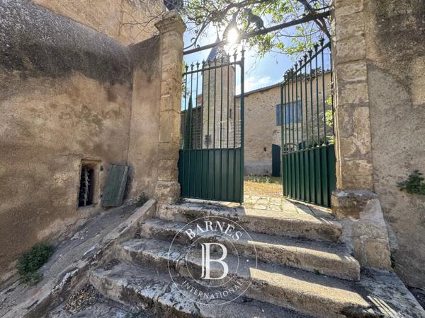 Pézenas, Château  600 m² à vendre