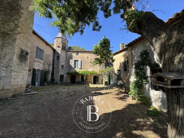 Pézenas, Château  600 m² à vendre