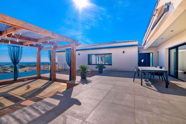 Vente Luxueuse Maison Contemporaine d'Architecte 10 pièces Vue Mer Penta Di Casinca