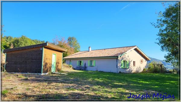 Saint-Apollinaire-de-Rias (07240) A 10 minutes de Vernoux-en-Vivarais, maison plain pied, 2 chambres, terrain 2000 m²