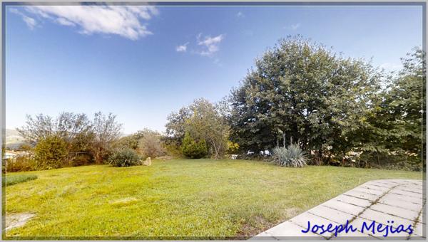 Saint-Apollinaire-de-Rias (07240) A 10 minutes de Vernoux-en-Vivarais, maison plain pied, 2 chambres, terrain 2000 m²