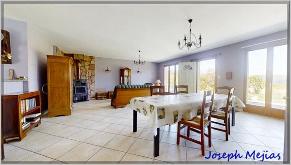 Saint-Apollinaire-de-Rias (07240) A 10 minutes de Vernoux-en-Vivarais, maison plain pied, 2 chambres, terrain 2000 m²