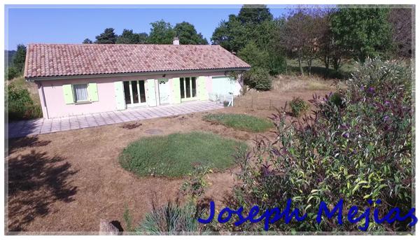 Saint-Apollinaire-de-Rias (07240) A 10 minutes de Vernoux-en-Vivarais, maison plain pied, 2 chambres, terrain 2000 m²