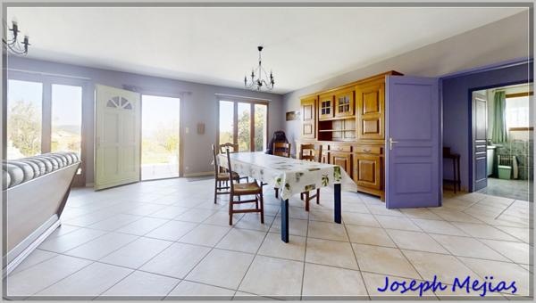 Saint-Apollinaire-de-Rias (07240) A 10 minutes de Vernoux-en-Vivarais, maison plain pied, 2 chambres, terrain 2000 m²