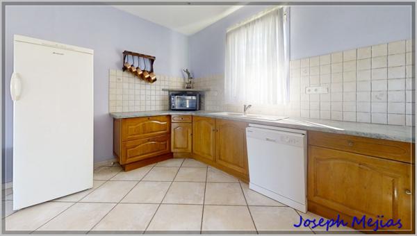 Saint-Apollinaire-de-Rias (07240) A 10 minutes de Vernoux-en-Vivarais, maison plain pied, 2 chambres, terrain 2000 m²