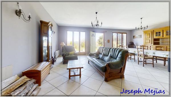 Saint-Apollinaire-de-Rias (07240) A 10 minutes de Vernoux-en-Vivarais, maison plain pied, 2 chambres, terrain 2000 m²