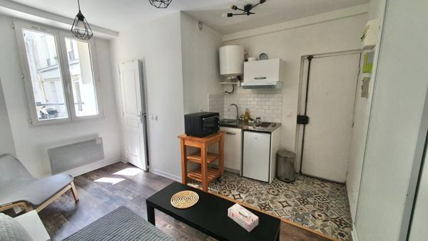 Joli studio sur cour jardin, rue des Cascades (Jourdain)