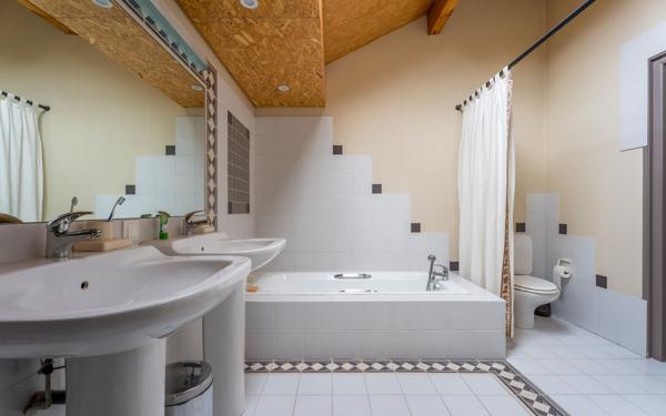 Maison à vendre    5 pièces • 212,52 m2 Lyon 9