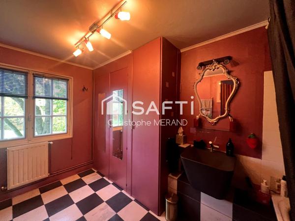 Maison de plain-pied dans le centre de DANGE SAINT ROMAIN