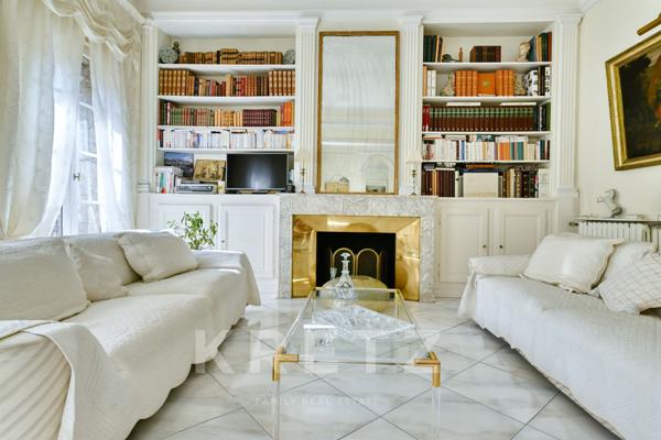 Hôtel Particulier du XVIIIème avec patio et terrasse