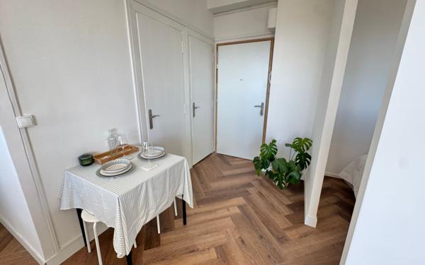 Appartement à vendre    1 pièce •  Toulon