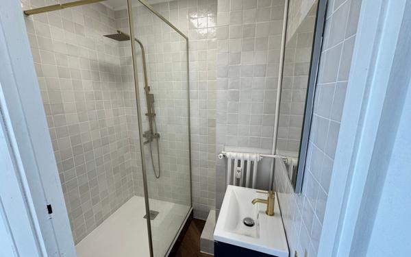 Appartement à vendre    1 pièce •  Toulon