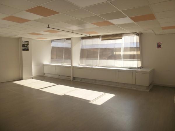 600 m2 de bureaux avec parking à vendre à Cergy au prix de 650000 euros