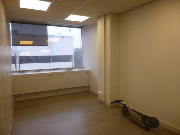 600 m2 de bureaux avec parking à vendre à Cergy au prix de 650000 euros