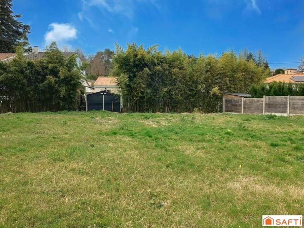 DEPENDANCE AVEC TERRAIN 817 M2 A VILLENAVE D'ORNON QUARTIER TRES CALME