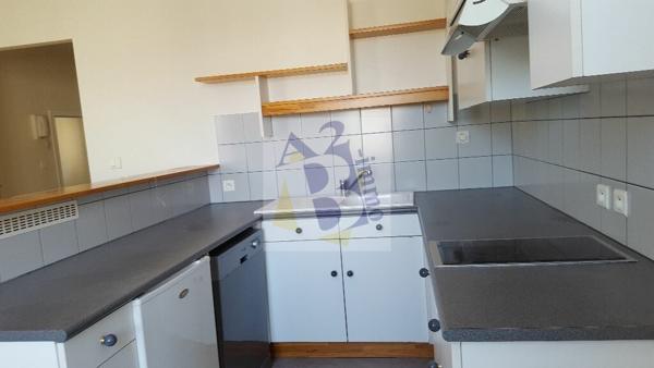Location appartement Angouleme (16000), 36.00m² avec 2 pièce(s) dont 1 chambre(s). Agence Allard Brimeaud