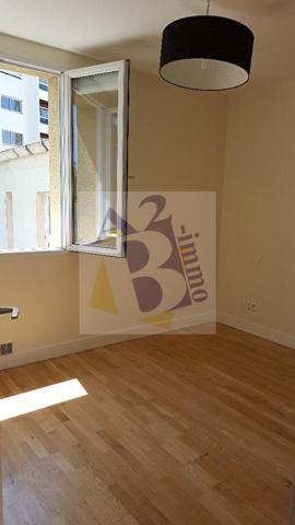 Location appartement Angouleme (16000), 36.00m² avec 2 pièce(s) dont 1 chambre(s). Agence Allard Brimeaud