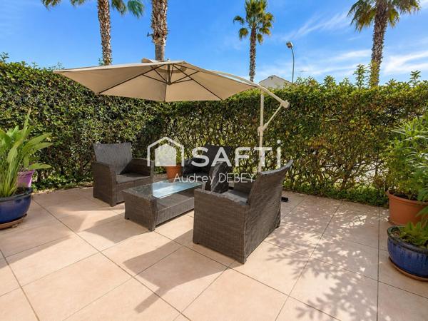 SANARY LE CHARME DU TOUT À PIED DU PORT ET DES PLAGES - T3 LUMINEUX TRAVERSANT AVEC TERRASSE REZ DE JARDIN
