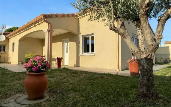 Maison à vendre    5 pièces •  Saint-Paul-Trois-Châteaux