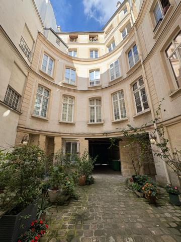 Appartement chic 3 pieces Paris 3eme