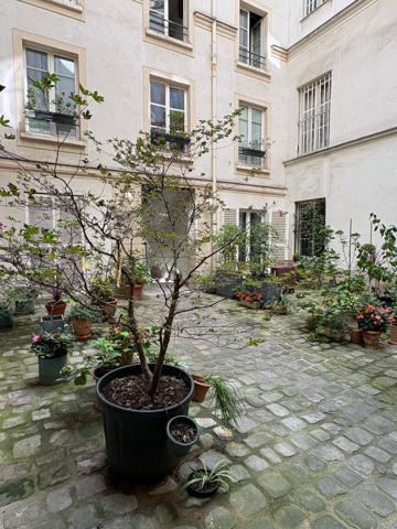 Appartement chic 3 pieces Paris 3eme