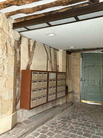 Appartement chic 3 pieces Paris 3eme