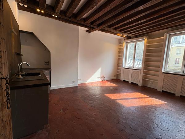 Appartement chic 3 pieces Paris 3eme