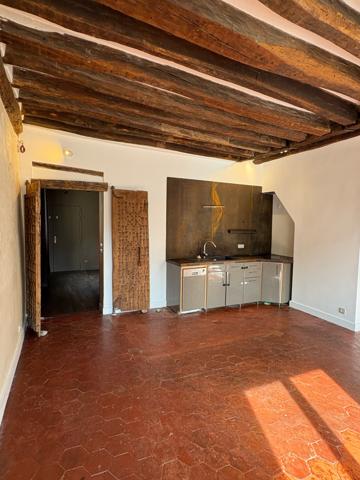 Appartement chic 3 pieces Paris 3eme
