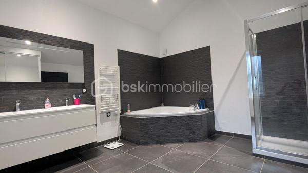 Corps de ferme de 242 m²