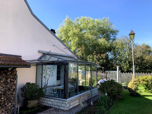 Jolie ferme avec dépendances