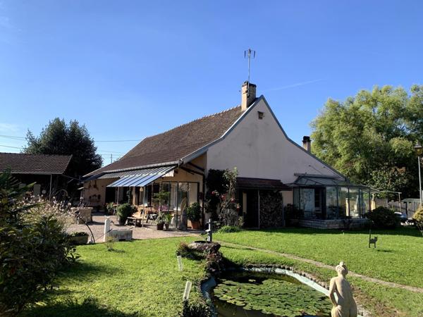 Jolie ferme avec dépendances