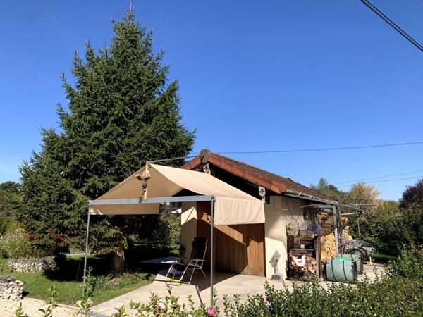 Jolie ferme avec dépendances