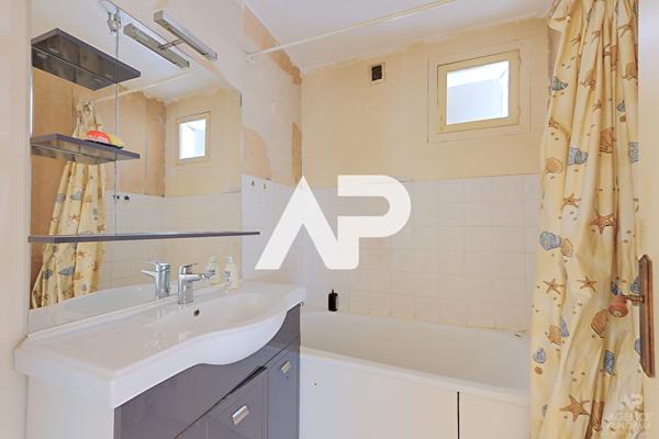 Appartement Rueil Malmaison 3 pièce(s) 55 m2 €198 000 ** - Référence 19900