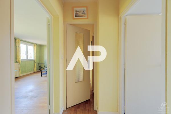 Appartement Rueil Malmaison 3 pièce(s) 55 m2 €198 000 ** - Référence 19900