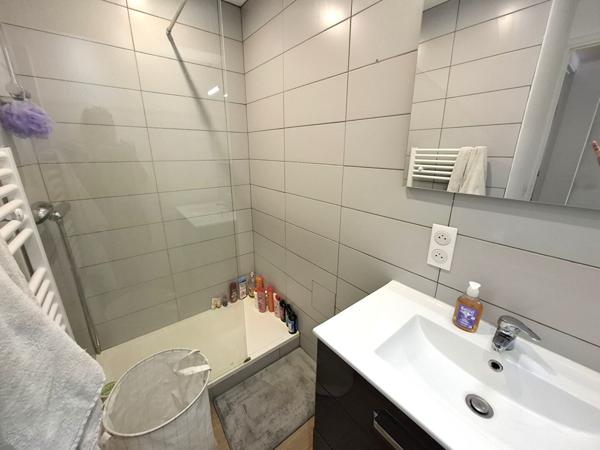 Appartement Marseille 1 pièce(s) 67.60 m2