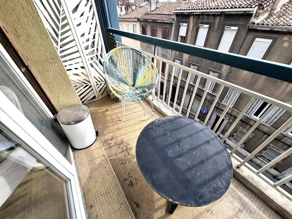 Appartement Marseille 1 pièce(s) 67.60 m2