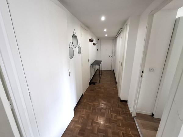 Appartement Marseille 1 pièce(s) 67.60 m2