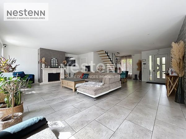 Maison 5 chambres, garage double cave et piscine 225m² au sol et 159,1m² habitable