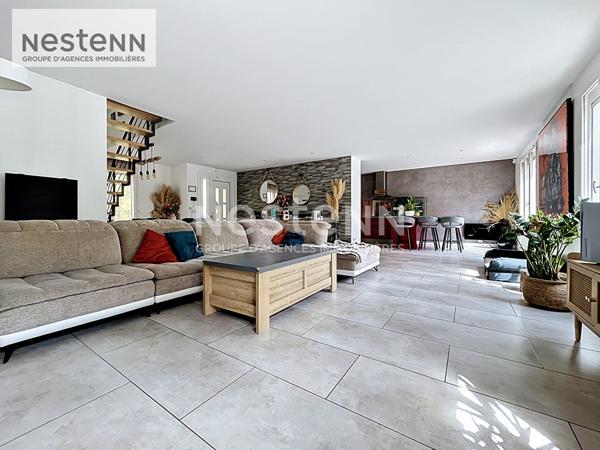 Maison 5 chambres, garage double cave et piscine 225m² au sol et 159,1m² habitable