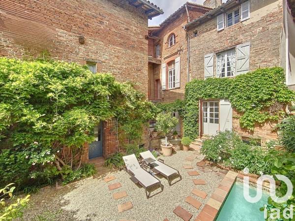 Demeure 10 pièces de 393 m² à Verdun-sur-Garonne (82600)