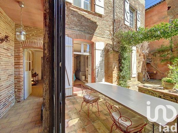 Demeure 10 pièces de 393 m² à Verdun-sur-Garonne (82600)