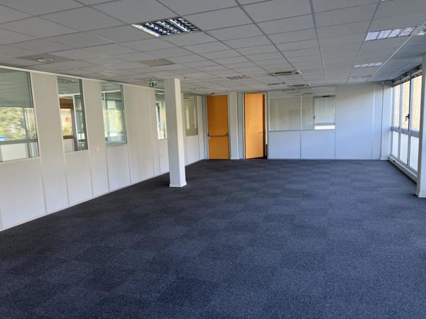 Bureaux à louer à La Chapelle-sur-Erdre dans parc Erdre Active recherché