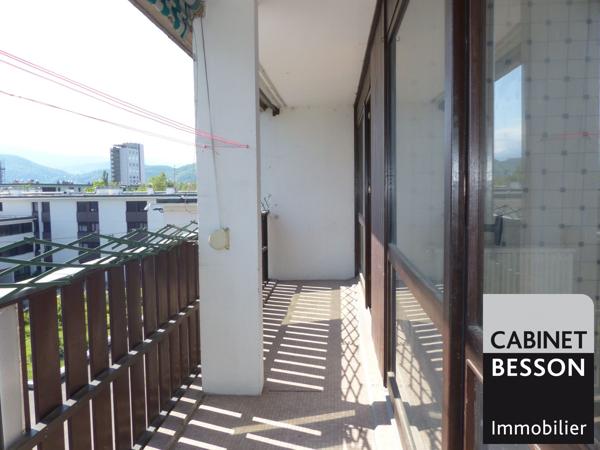 GRENOBLE RUE CLAUDE KOGAN - T3 de 61m² avec balcon au 4ème et dernier étage. EXCLUSIVITE. Contact : Xavier MAGNIN 06 89 12 54 61.