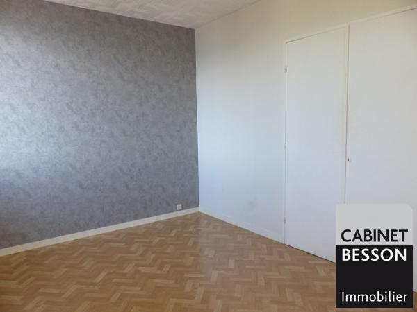 GRENOBLE RUE CLAUDE KOGAN - T3 de 61m² avec balcon au 4ème et dernier étage. EXCLUSIVITE. Contact : Xavier MAGNIN 06 89 12 54 61.