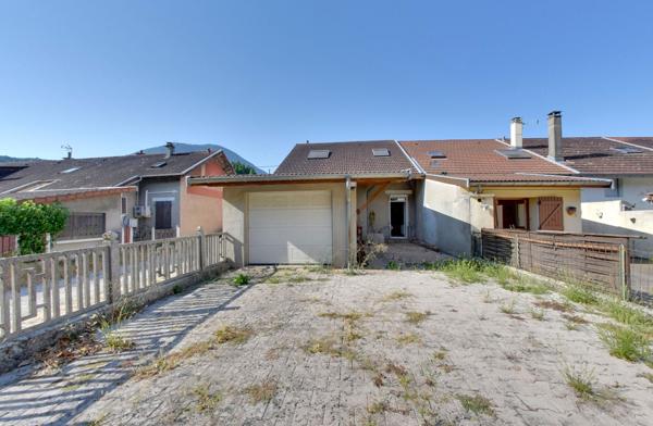 Maison mitoyenne 83m² (90m² au sol) – Lumineuse, évolutive & cadre verdoyant