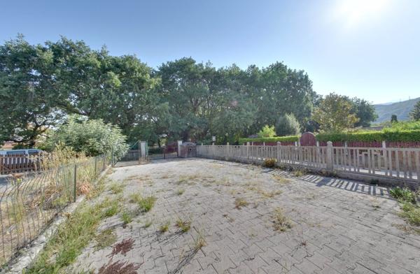 Maison mitoyenne 83m² (90m² au sol) – Lumineuse, évolutive & cadre verdoyant