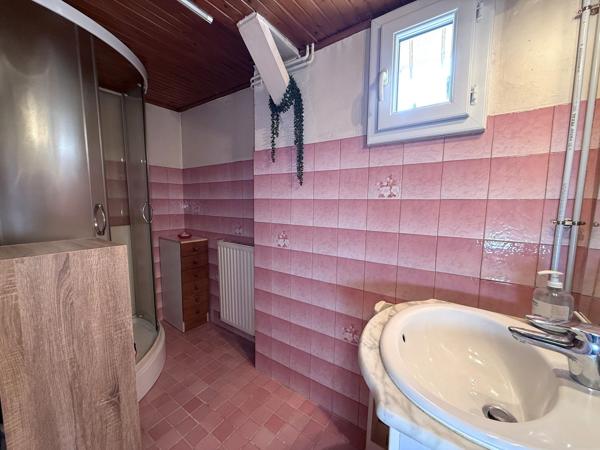 Maison mitoyenne 83m² (90m² au sol) – Lumineuse, évolutive & cadre verdoyant
