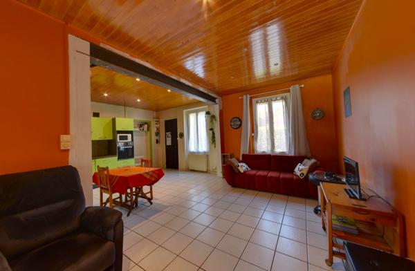 Maison mitoyenne 83m² (90m² au sol) – Lumineuse, évolutive & cadre verdoyant