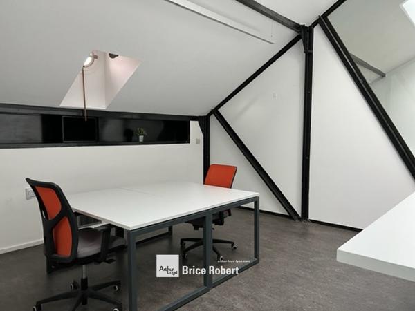 Bureaux à louer rénovés à Lyon 6ème dans un site historique emblématique
